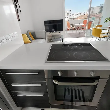 Glabur - The Fabulous 2 Bdr - City, Free Parking & Wifi, Welcomes You!!! Nicosie